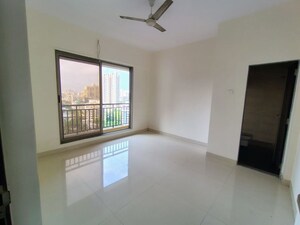 Room in 3 BHK Apartment at Joshi Automatic CHS, Panch Pakhadi – for Sale