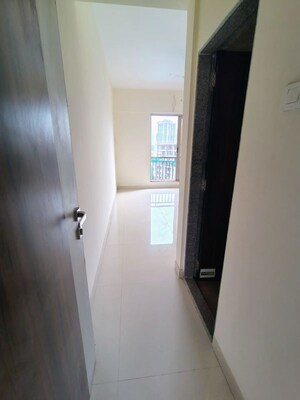Room in 3 BHK Apartment at Joshi Automatic CHS, Panch Pakhadi – for Sale