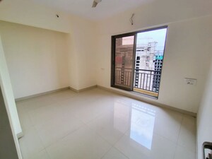 Room in 3 BHK Apartment at Joshi Automatic CHS, Panch Pakhadi – for Sale