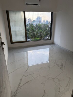 Room in 3 BHK Apartment at Shubham Trident, Chembur – for Rent