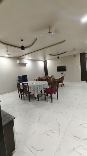 Team Area in 6+ BHK Villa at Awas Vikas, Gomti Nagar – for Rent