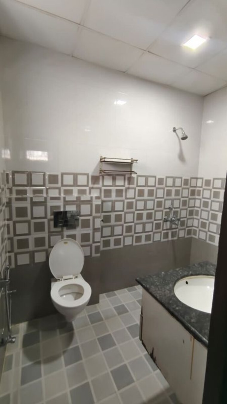 Bathroom, awas-vikas 6+ Bedroom 2500 Sq.Ft. Villa In Gomti Nagar Lucknow 10312736