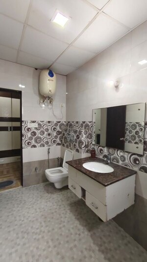 Team Area in 6+ BHK Villa at Awas Vikas, Gomti Nagar – for Rent