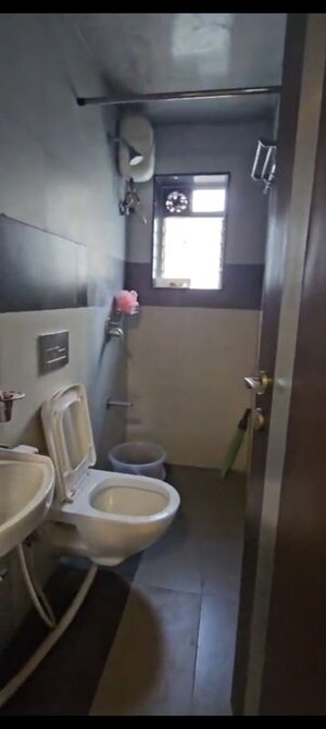 Bathroom in 2 BHK Apartment at Vile Parle West – for Rent
