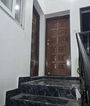 Staircase in 1 BHK Villa at Gomti Nagar – for Rent