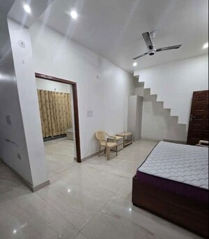 Living Room in 1 BHK Villa at Gomti Nagar – for Rent
