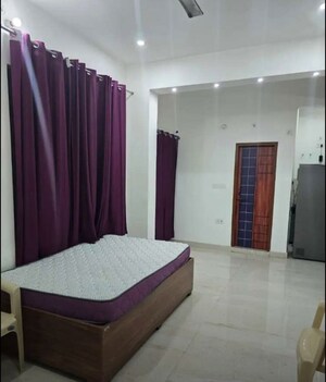 Bedroom in 1 BHK Villa at Gomti Nagar – for Rent