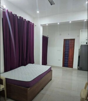 Bedroom in 1 BHK Villa at Gomti Nagar – for Rent