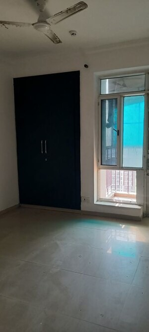 Room in 2.5 BHK Apartment at Assotech The Canopy, Sain Vihar – for Rent