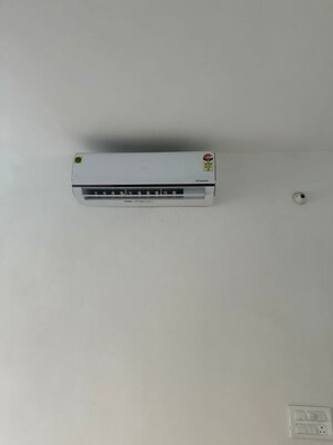 Furnished Amenities in 3 BHK Apartment at Brahmaputra Shopping Complex, Sector 29 – for Rent