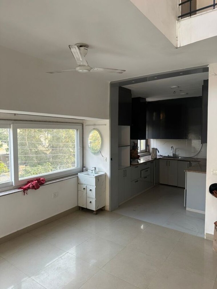 Kitchen, brahmaputra-shopping-complex 3 Bedroom 1850 Sq.Ft. Apartment In Sector 29 Noida 10312863