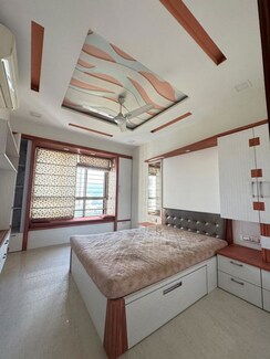 2.5 BHK + Extra Room Apartment For Rent in Oberoi Realty Woods