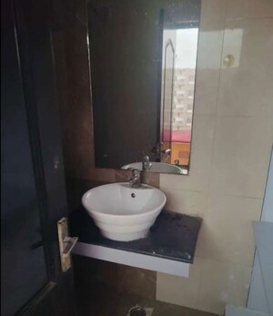 Bathroom in 2 BHK Apartment at Grandeur Apartments Butler Colony, Butler Colony – for Rent