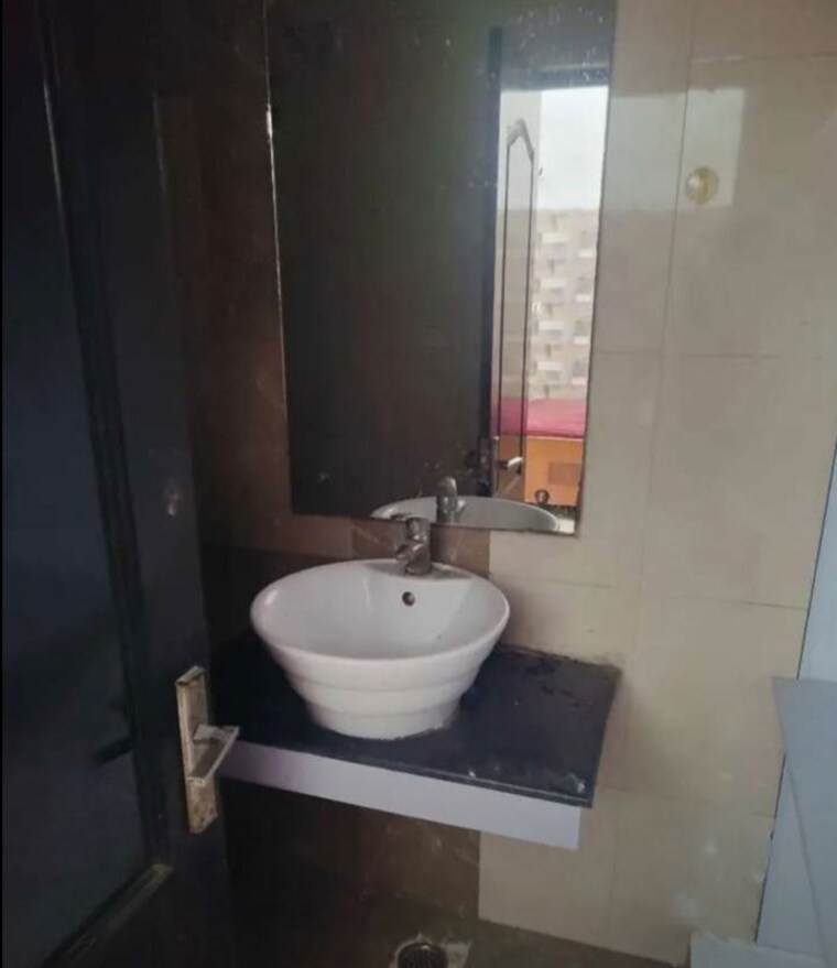 Bathroom, grandeur-apartments-butler-colony 2 Bedroom 1502 Sq.Ft. Apartment In Butler Colony Lucknow 10312896
