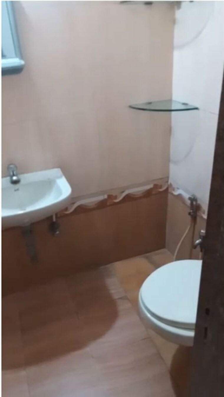 Bathroom, concrete-sai-sansar 2 Bedroom 910 Sq.Ft. Apartment In Chembur Mumbai 10312922
