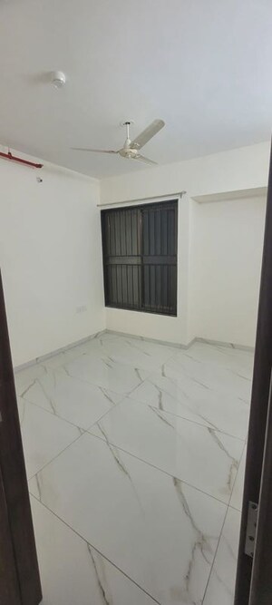 Room in 2.5 BHK Apartment at Kohinoor Sapphire 3, Tathawade – for Rent