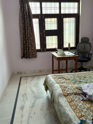 Bedroom in 3 BHK Independent House at Triveni Nagar – for Rent