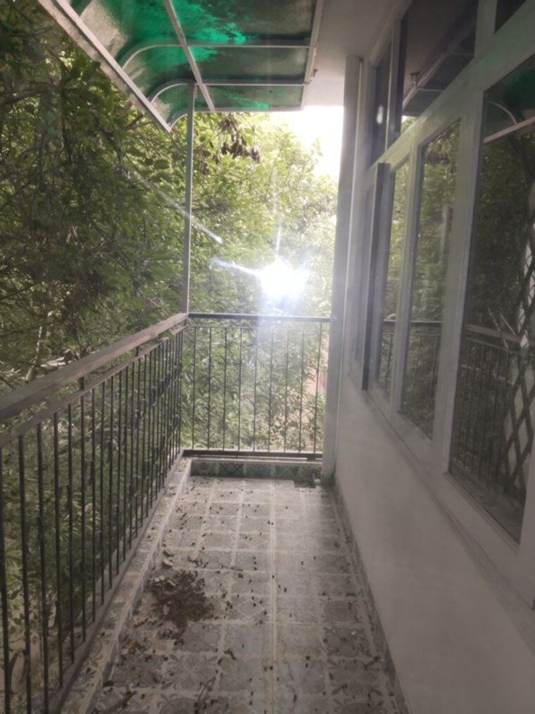 Balcony, sarita vihar 3 Bedroom 1850 Sq.Ft. Apartment In Sarita Vihar Delhi 10312943