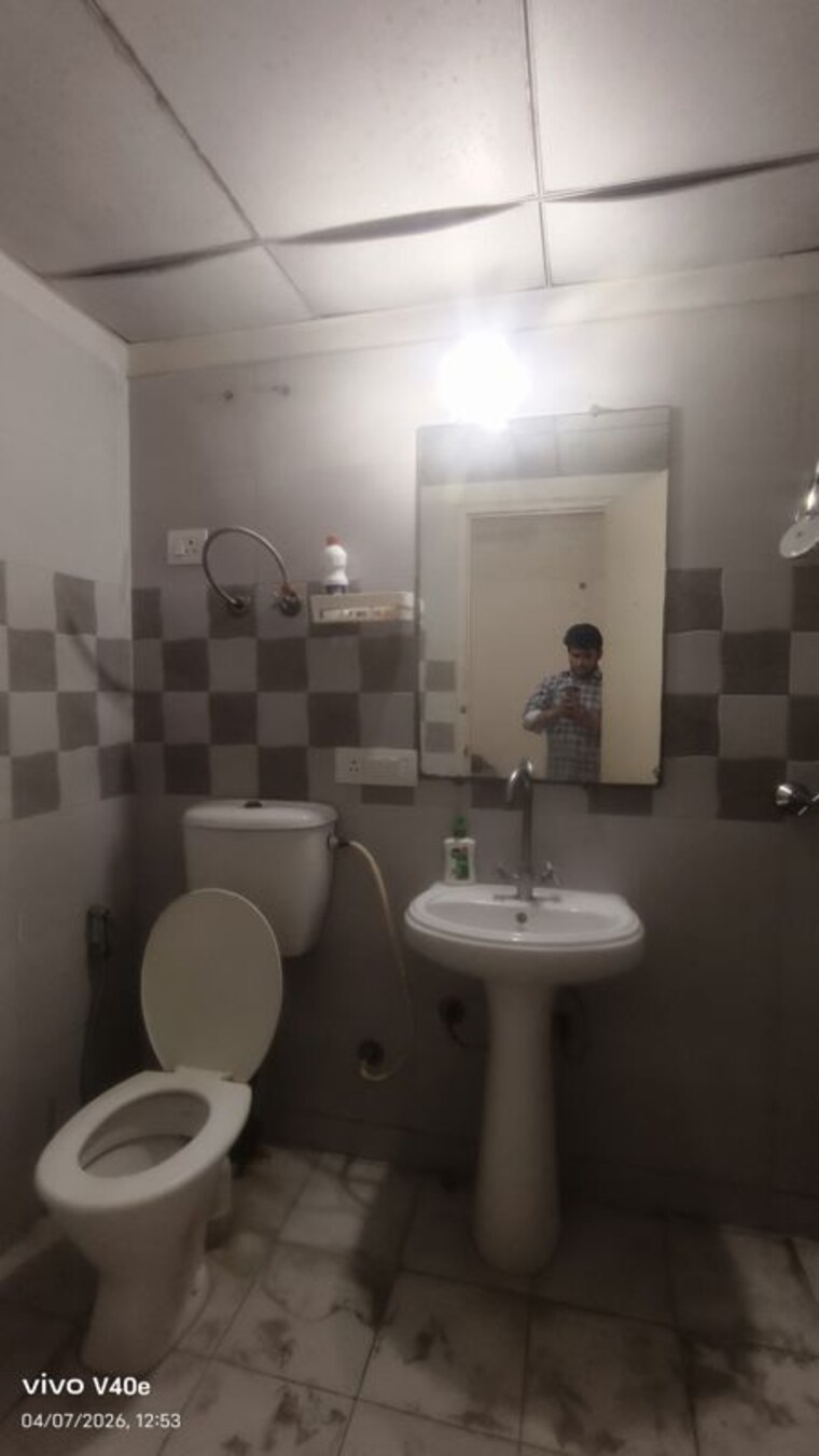 Bathroom, gaur-city-7th-avenue 2 Bedroom 1075 Sq.Ft. Apartment In Sector 4 Greater Noida Greater Noida 10312975