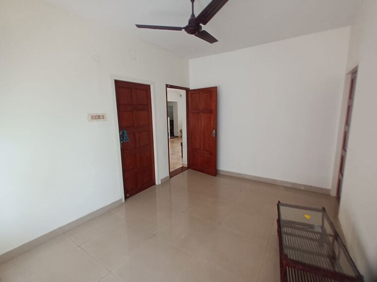 Room, panampally nagar Commercial Office Space 1500 Sq.Ft. In Panampally Nagar Kochi 10312968