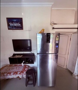 Living Room in 2 BHK Independent House at Sector 49 – for Rent