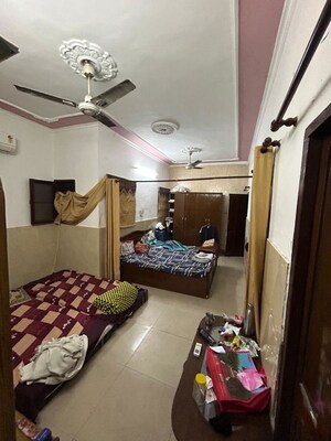 Bedroom in 2 BHK Independent House at Sector 44 – for Rent