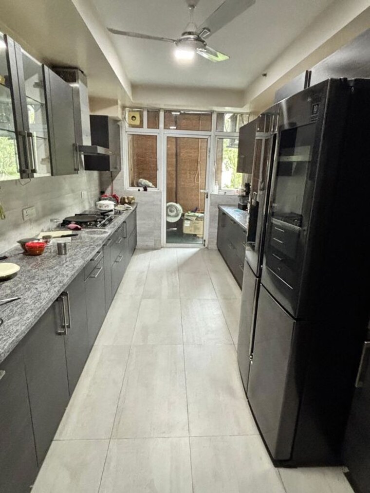 Kitchen, dlf-the-icon 3.5 Bedroom 2810 Sq.Ft. Apartment In Dlf Phase V Gurgaon 10313037