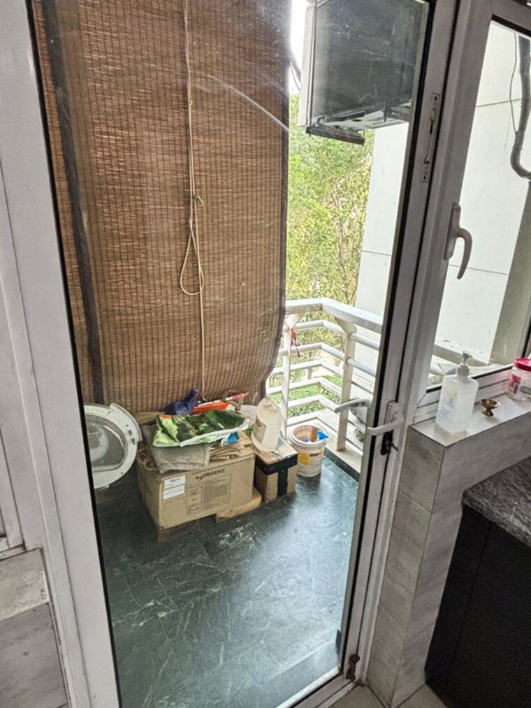 Balcony, dlf-the-icon 3.5 Bedroom 2810 Sq.Ft. Apartment In Dlf Phase V Gurgaon 10313037