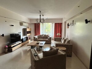 Team Area in 3.5 BHK Apartment at DLF The Icon, Dlf Phase V – for Sale