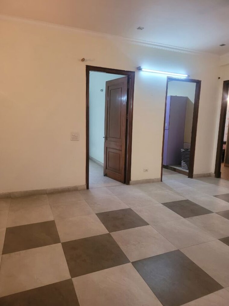 Room, sushant lok i 3 Bedroom 215 Sq.Yd. Builder Floor In Sushant Lok I Gurgaon 10313009