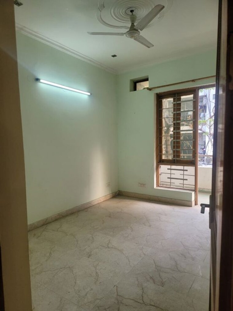 Room, sushant lok i 3 Bedroom 215 Sq.Yd. Builder Floor In Sushant Lok I Gurgaon 10313009