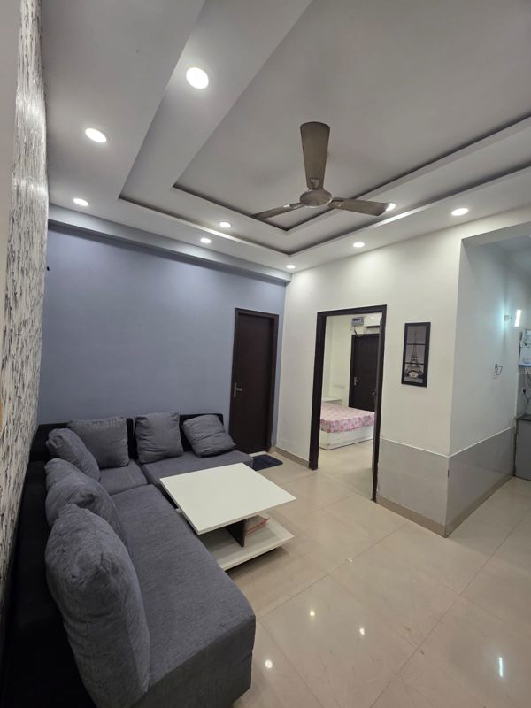 Qutub Plaza