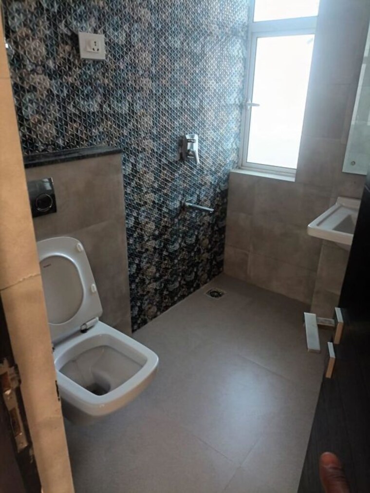 Bathroom, emaar-orange-castle 4 Bedroom 2950 Sq.Ft. Apartment In Gomti Nagar Lucknow 10313091