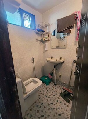 Washroom in 1 BHK Builder Floor at Govindpuri – for Rent