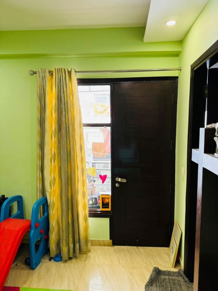 Bedroom, sushant lok i 3 Bedroom 215 Sq.Yd. Builder Floor In Sushant Lok I Gurgaon 10313096