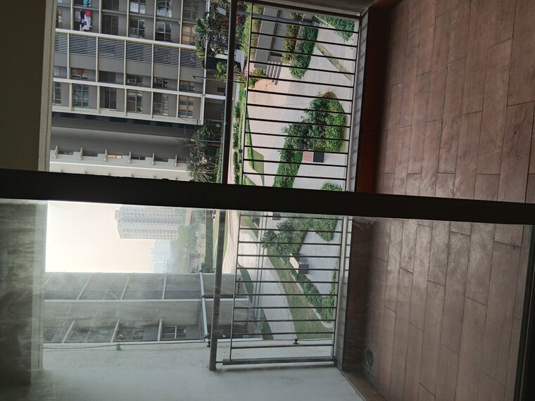 Balcony, kalpataru-chs 2 Bedroom 711 Sq.Ft. Apartment In Kapur Bawdi Thane 10313123