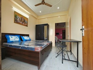 Bedroom in 3 BHK Builder Floor at Sector 57 – for Rent