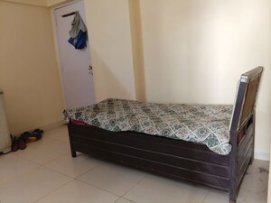 Bedroom in 1.5 BHK Apartment at Akash Jyoti CHS, Santacruz East – for Rent
