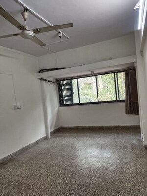 Room in 1.5 BHK Apartment at Akash Jyoti CHS, Santacruz East – for Rent