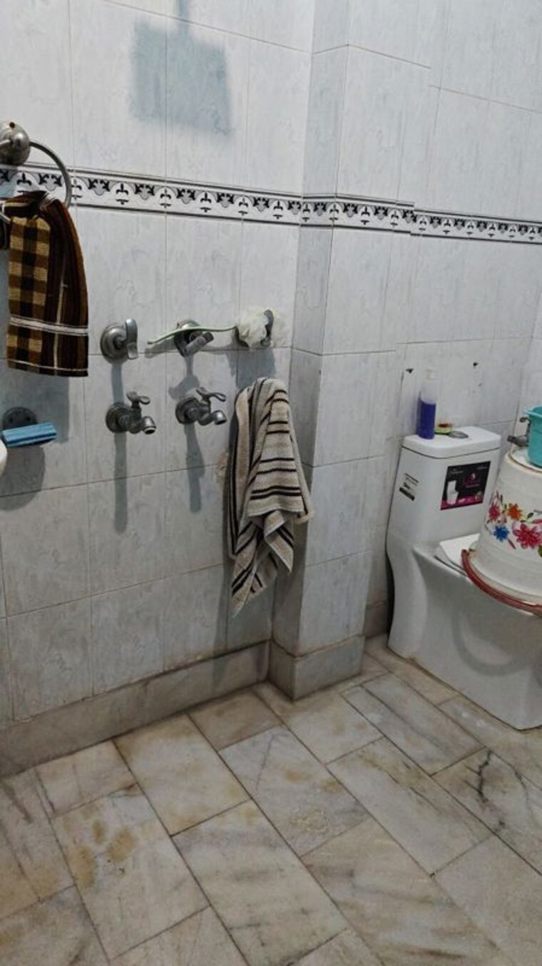 Bathroom, kavi nagar 2 Bedroom 1200 Sq.Ft. Builder Floor In Kavi Nagar Ghaziabad 10313168