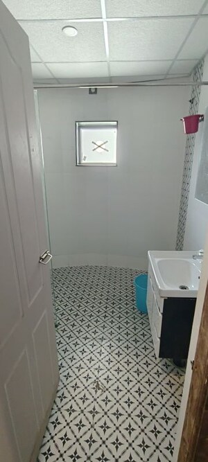 Bathroom in 3 BHK Apartment at Parsvnath Planet, Gomti Nagar – for Rent