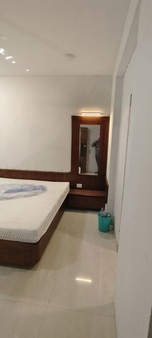 Bedroom in 3 BHK Apartment at Parsvnath Planet, Gomti Nagar – for Rent