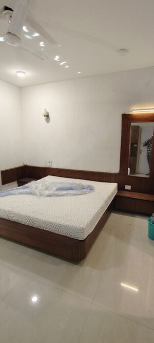 Bedroom in 3 BHK Apartment at Parsvnath Planet, Gomti Nagar – for Rent