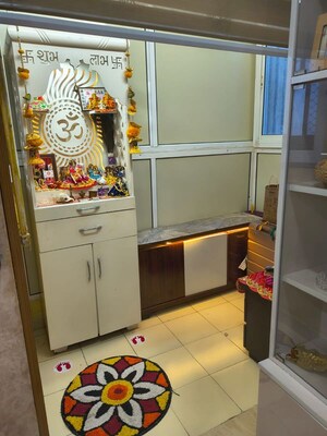 Furnished Amenities in 2 BHK Apartment at Gaur City 2, Sector 16c Greater Noida – for Rent