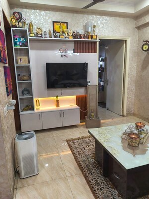 2 BHK Apartment For Rent in Gaur City 2, Sector 16c Greater Noida