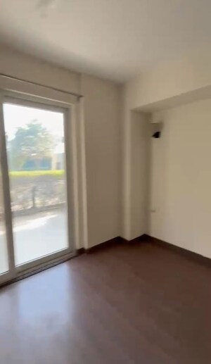 Room in 4 BHK Apartment at Conscient Heritage One, Sector 62 – for Rent