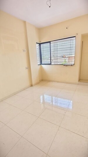 Room in 2 BHK Apartment at Group Seven Rushi Heights, Goregaon East – for Rent