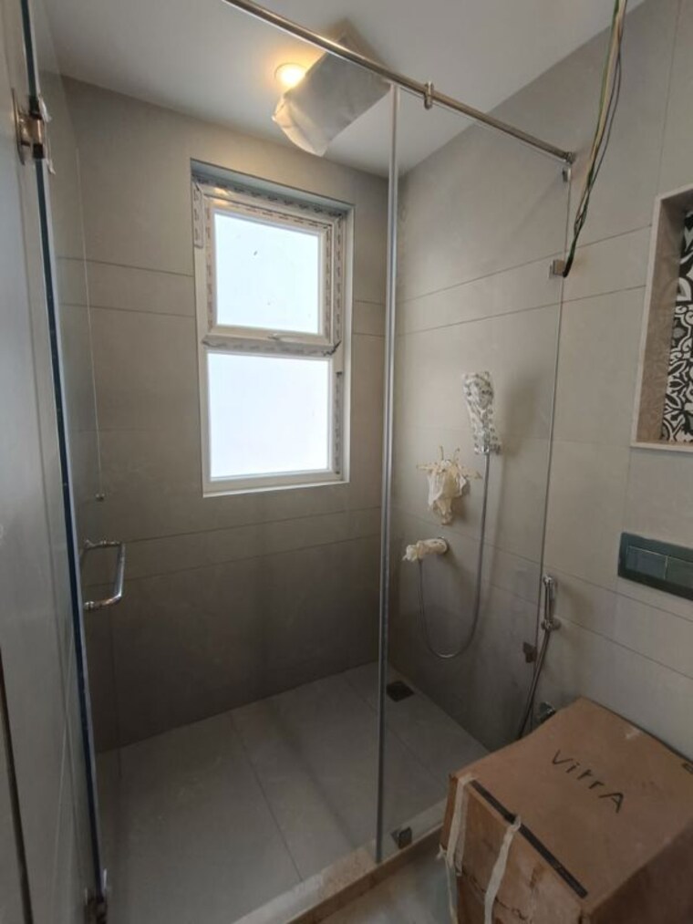Bathroom, green park extension 4 Bedroom 300 Sq.Yd. Builder Floor In Green Park Extension Delhi 10313301
