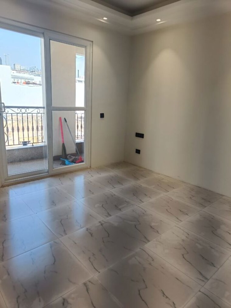 Room, green park extension 4 Bedroom 300 Sq.Yd. Builder Floor In Green Park Extension Delhi 10313301