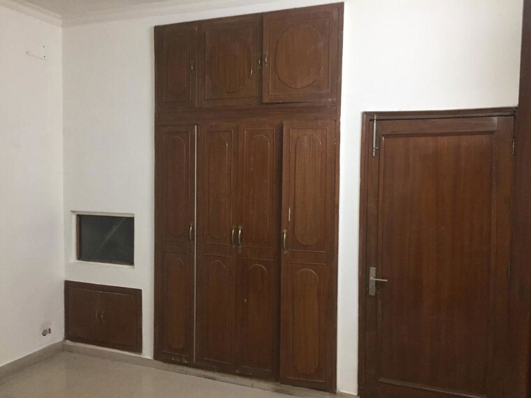 undefined, green park extension 4 Bedroom 300 Sq.Yd. Builder Floor In Green Park Extension Delhi 10313301